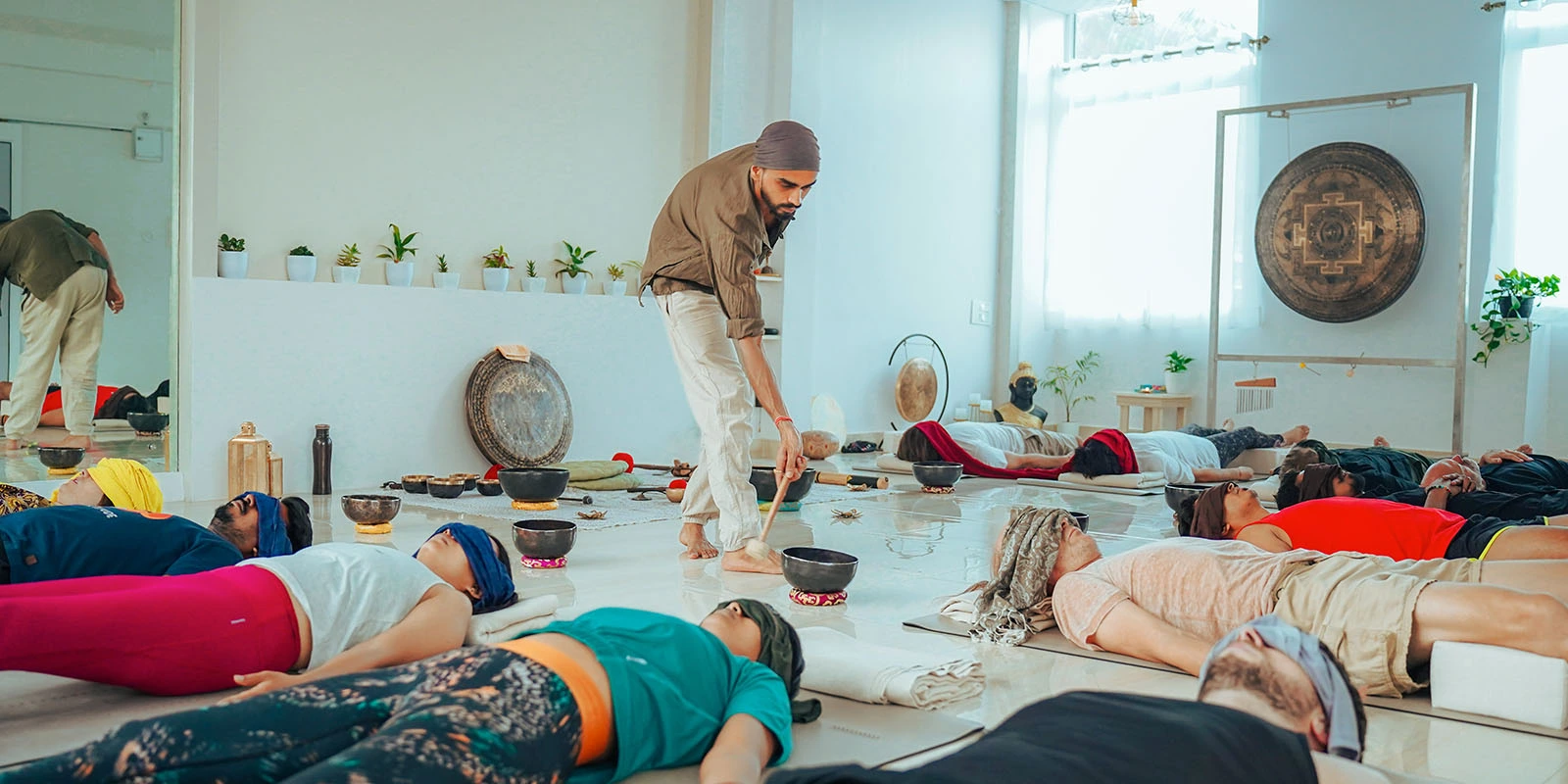 sound healing class at rishikesh yog temple