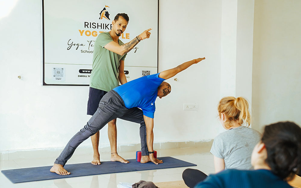 yoga-alignment-class