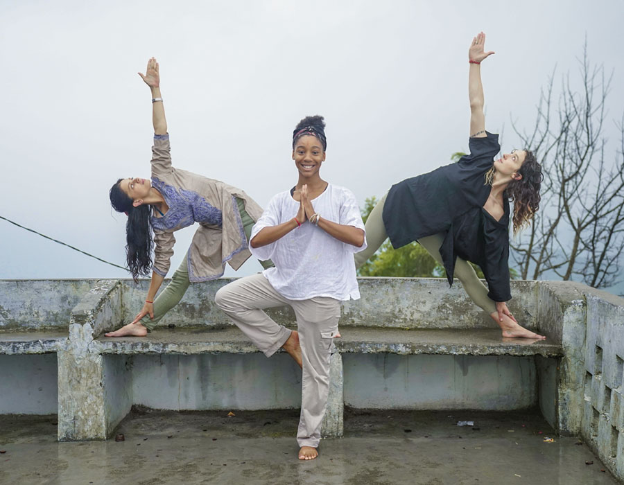 200hrs-yoga-in-the-himalayas