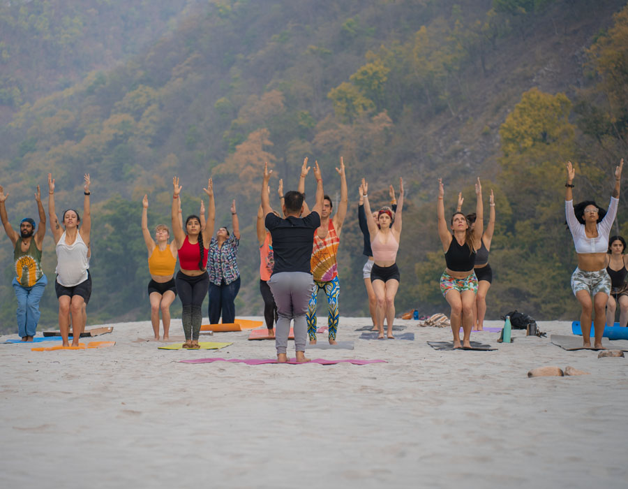 beach-yoga-rishikesh-india