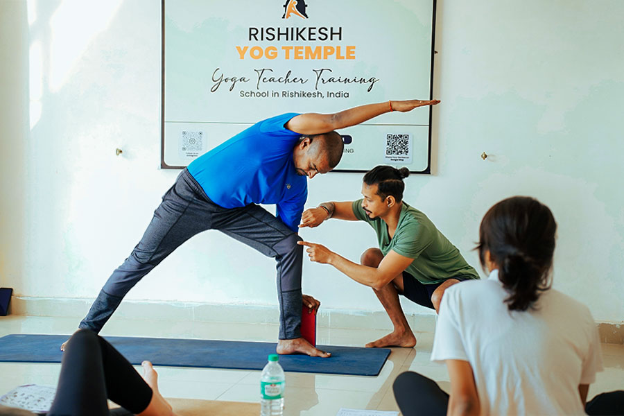 best-yoga-teachers-in-rishikesh