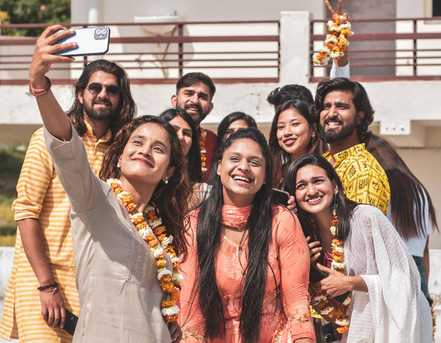 graduation-ceremony-at-rishikesh-yog-temple