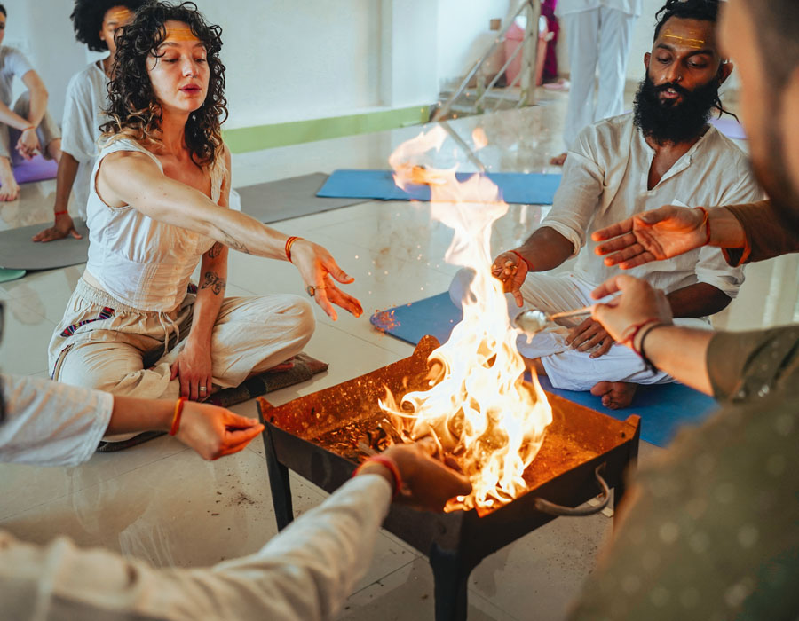 havan-fire-ceremony-at-rishikesh-yog-temple